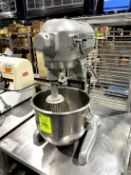 HOBART 20QT MIXER WITH BOWL AND WHISK (video in photos)