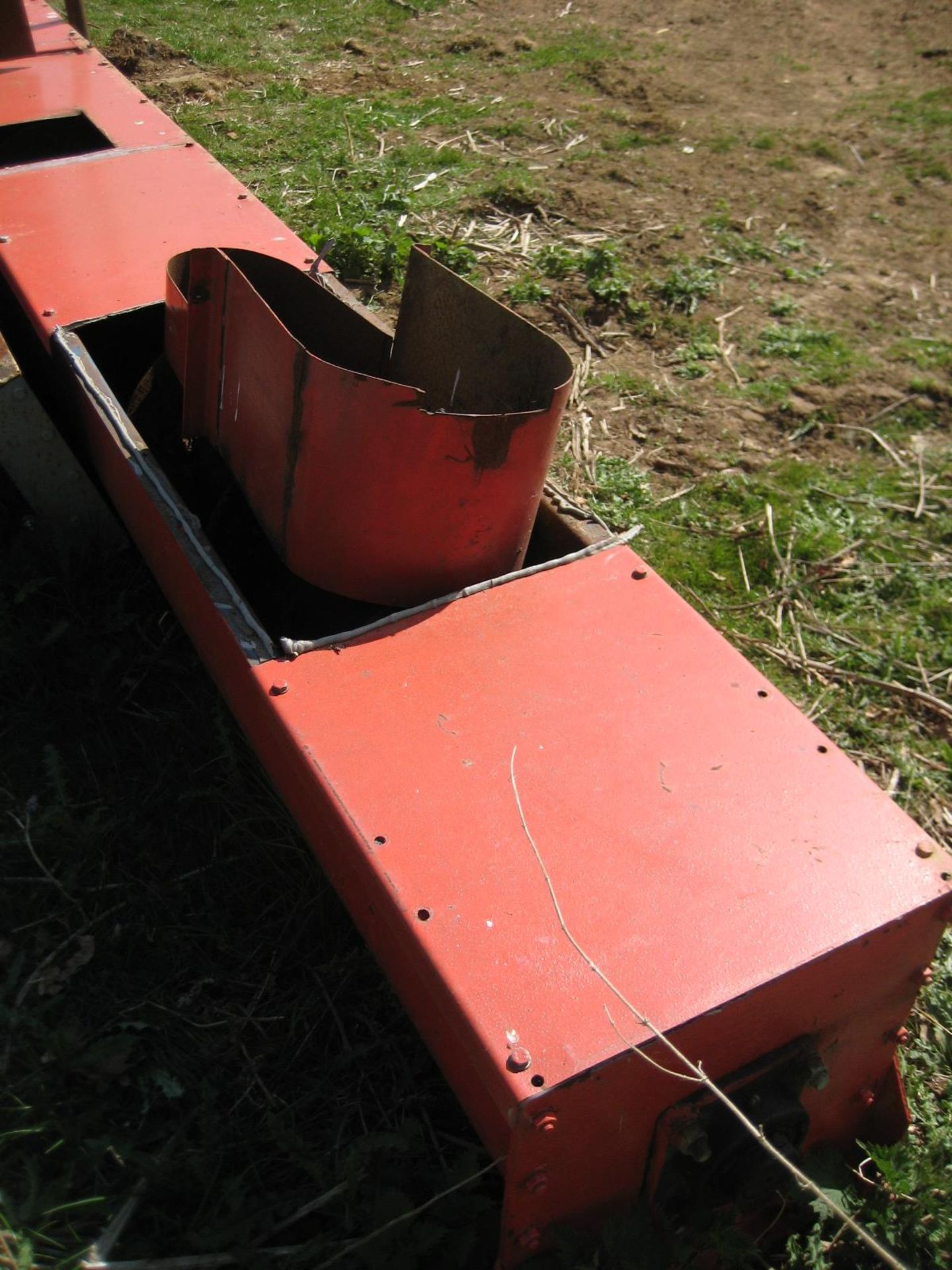 Screw Conveyor - 350mm diameter U trough screw conveyor 6.4 metres long. No drive. (UCPE 6487) Price - Image 2 of 4