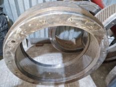 Pellet Press - Paladin 1200BHR refurbished die type 6/115/115 with 8mm wear remaining. Track width