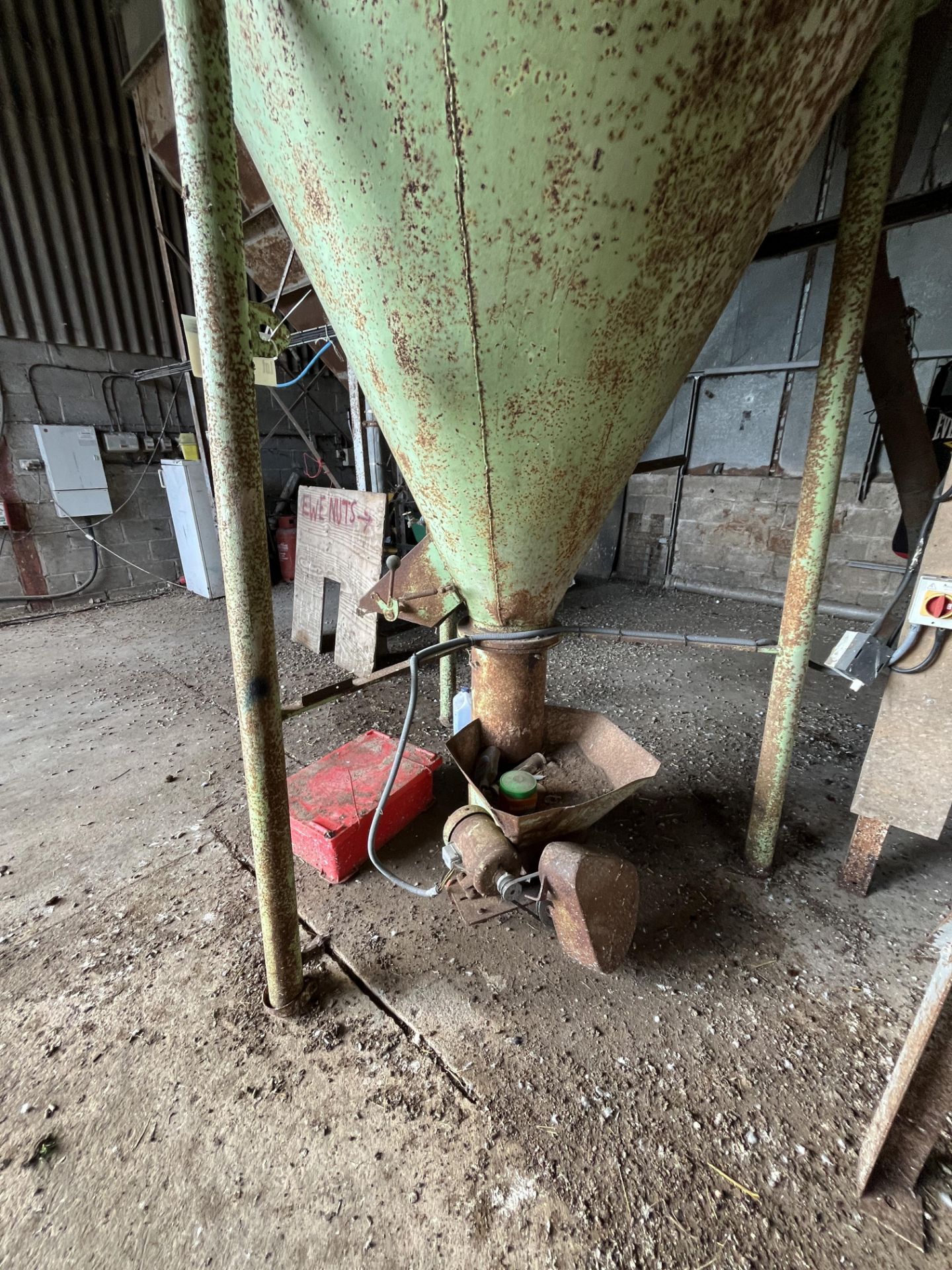 12 Tonne Refold Verical Fountain Mixer with Cyclone Receiver Unit to top, lot located in Newark, - Image 3 of 7
