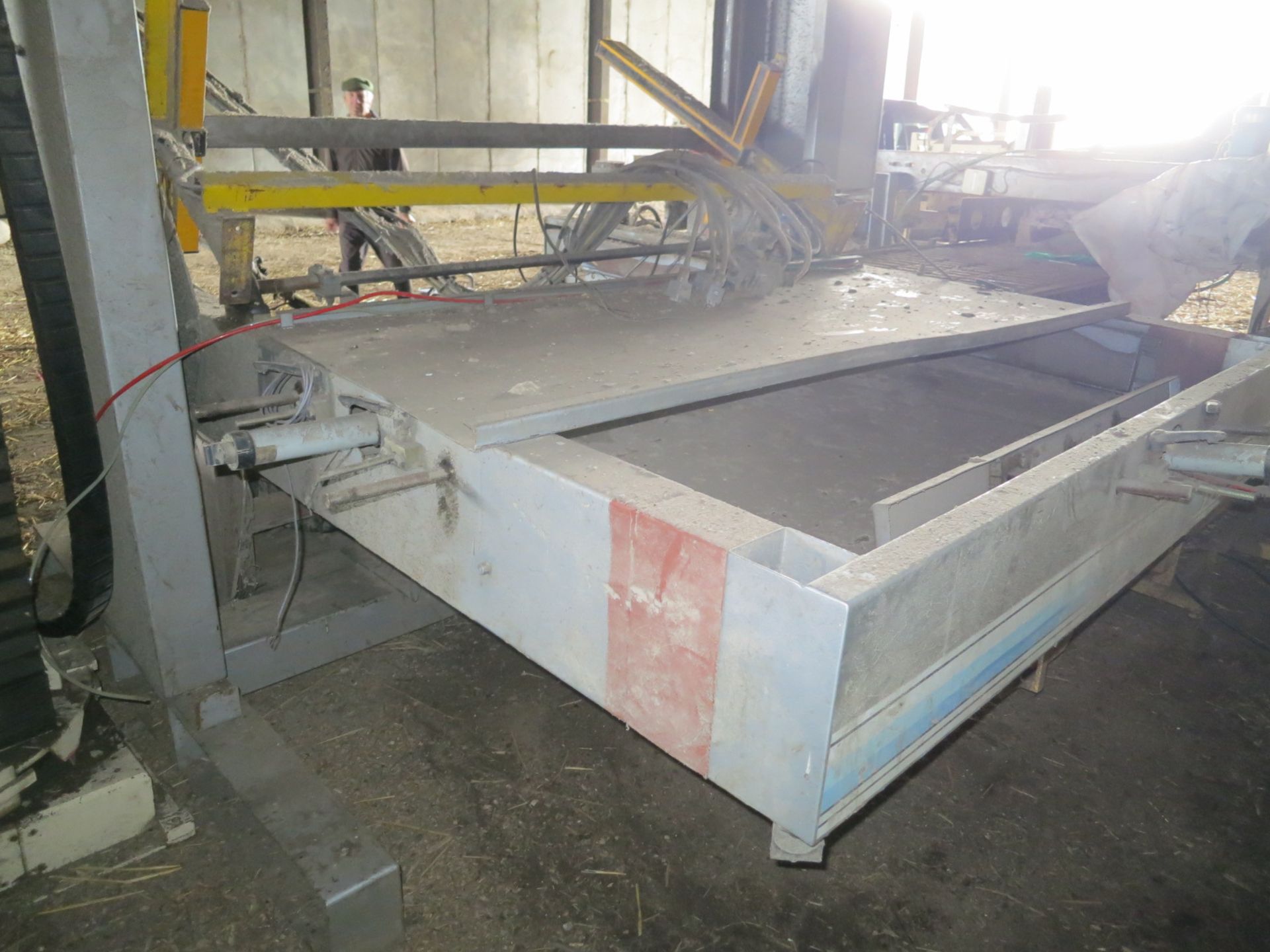 Pacepacker F1 Low Level Palletiser, with pallet magazine, entry and exit conveyors and control - Image 9 of 14