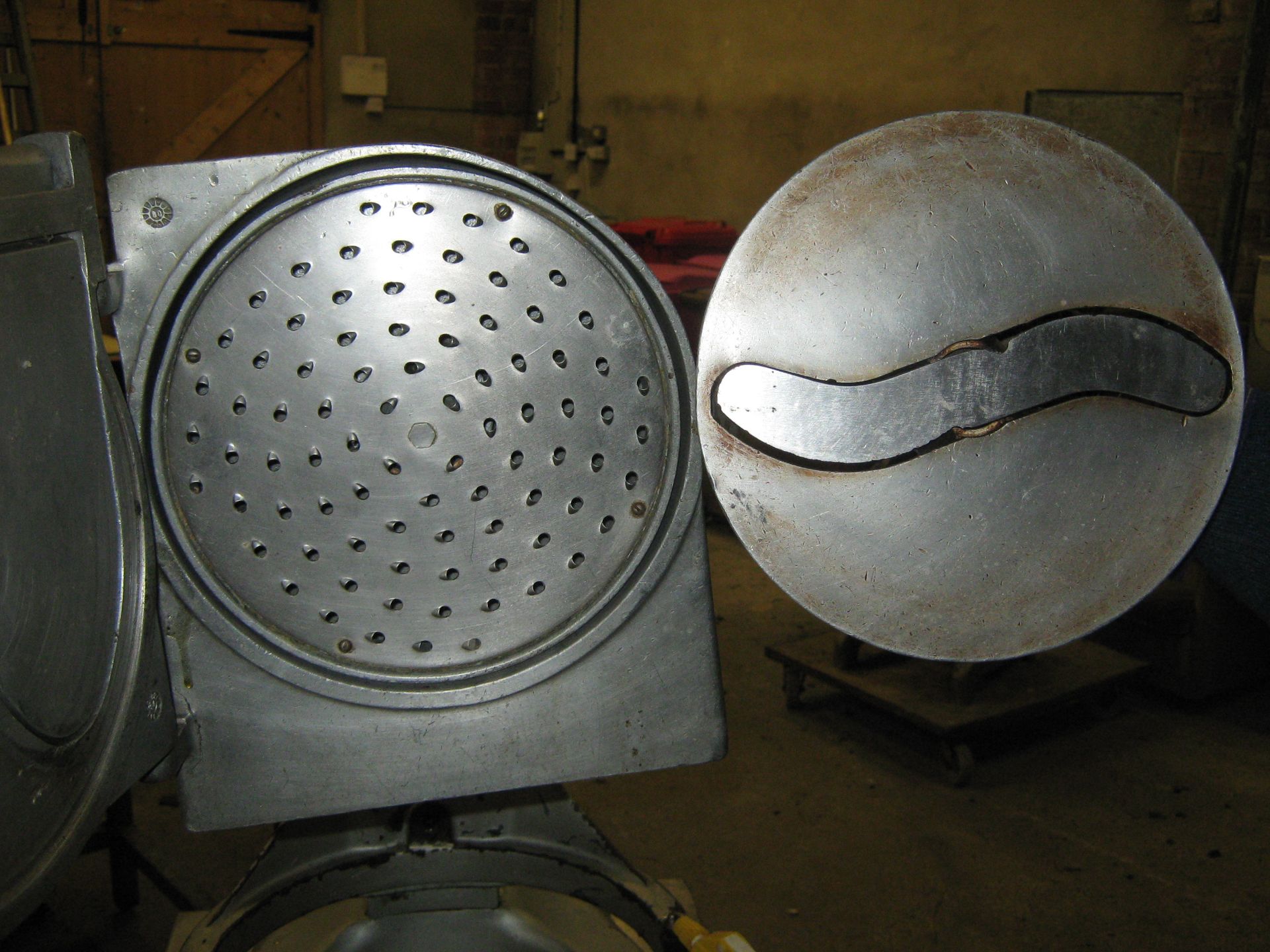 Hobart Grater Attachment (to fit 20qrt hobart mixer), dimensions approx. approx 18in. x 12in., - Image 3 of 4