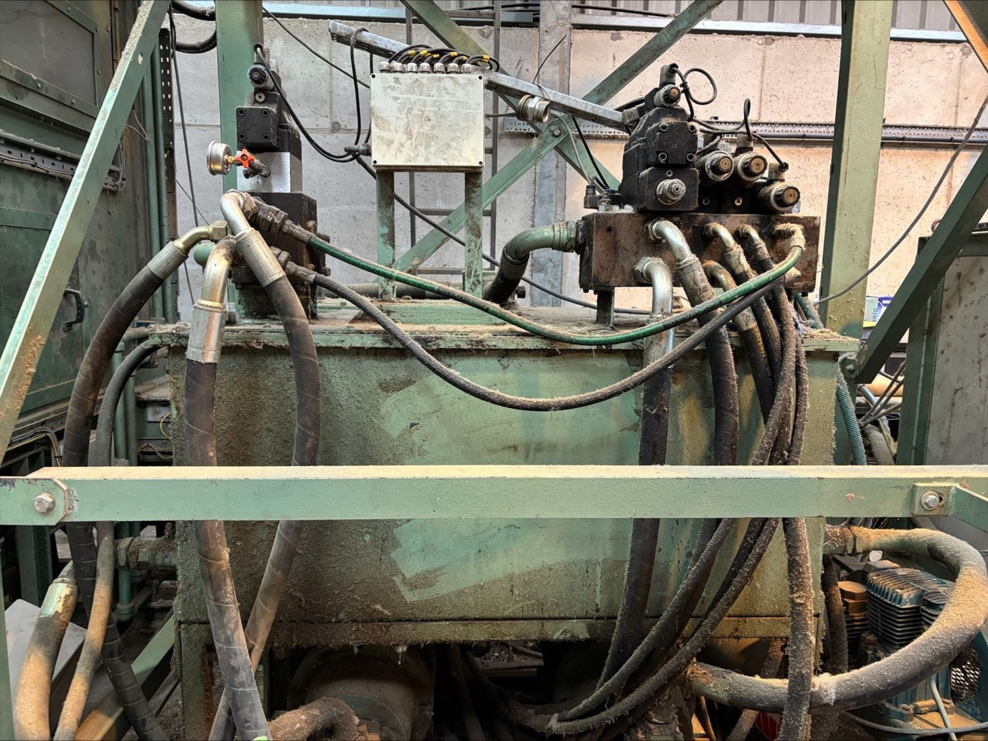 Challenger Horizontal Form, Fill and Seal Baler, year of manufacture 2008, built for pre-chopped - Image 6 of 13