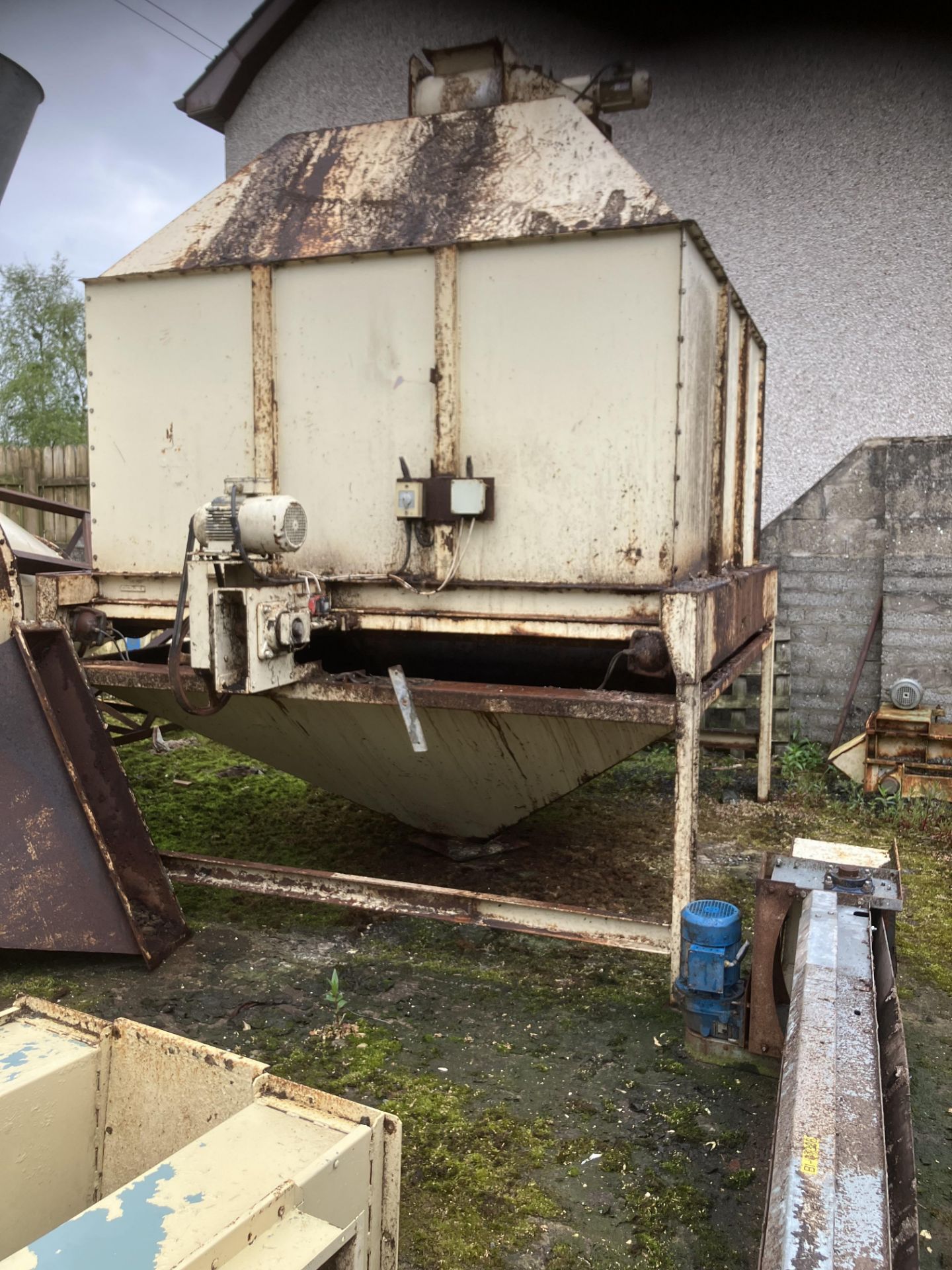 Geelen Mild Steel COUNTERFLOW COOLER, approx. 10 Tonne per hour cap. with cyclone and fan (ex-situ),