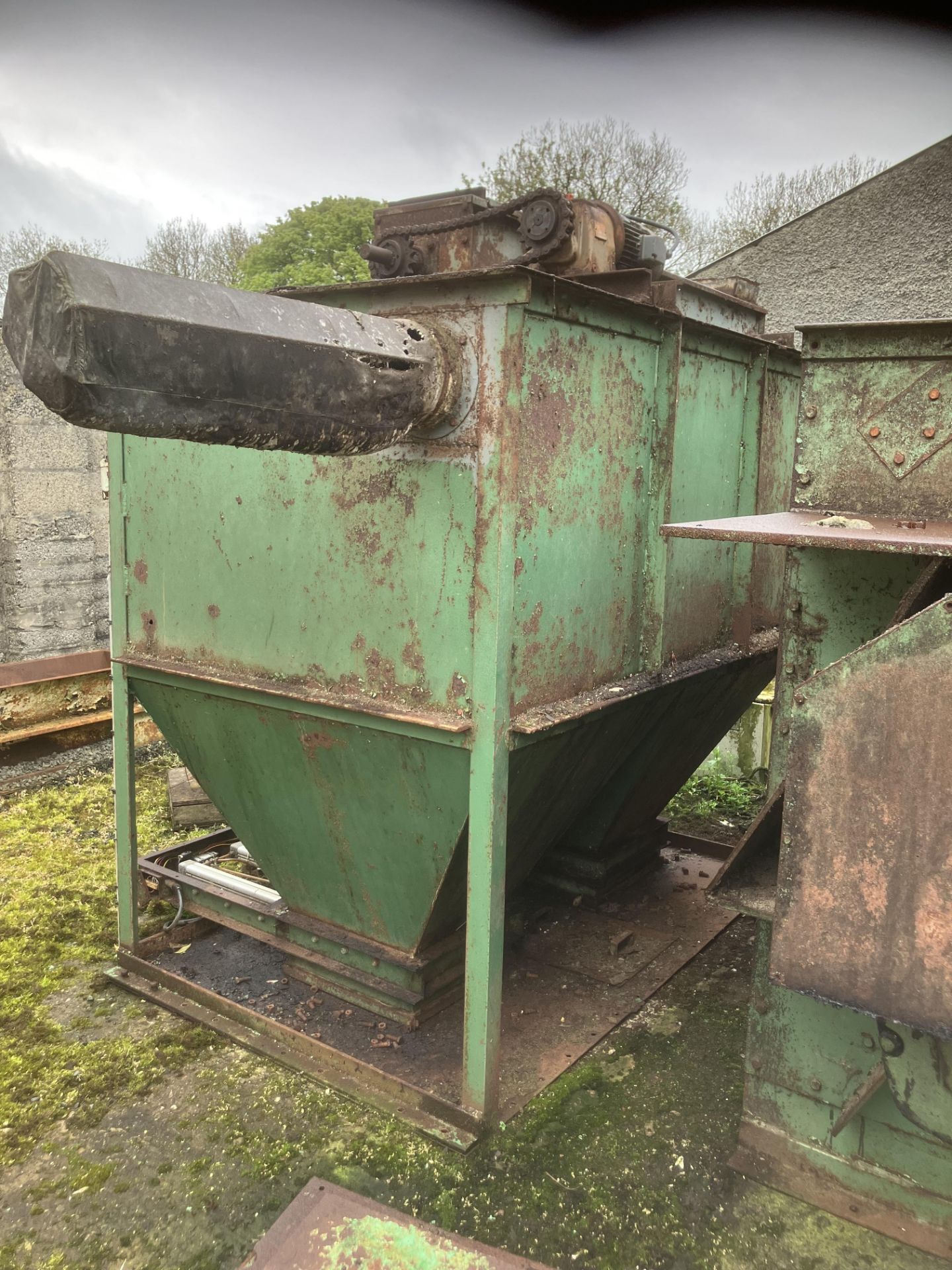 Christy & Norris ONE TONNE THREE TIER MIXER (ex-situ), loading free of charge - yes, lot location - Image 4 of 8