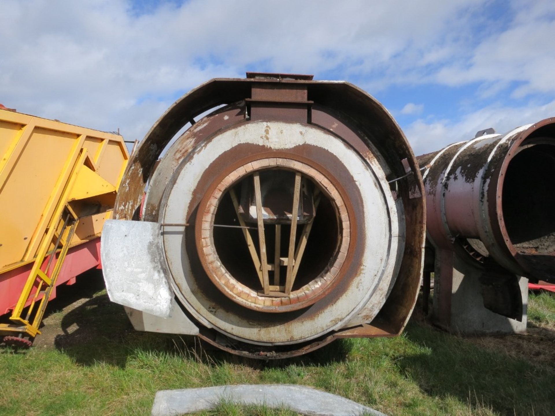 Refactory Brick Lined Furnace, approx. 2.0m O/D x 5.2m long, 700mm for the burner, burner is a
