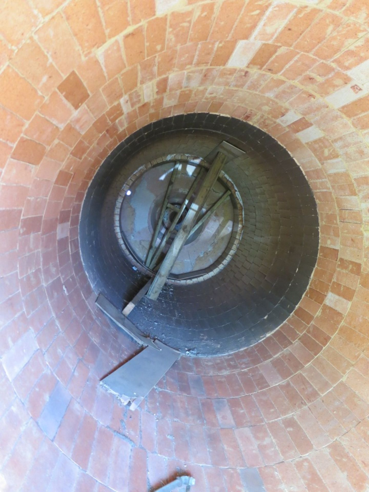 Refactory Brick Lined Furnace, approx. 2.0m O/D x 5.2m long, 700mm for the burner, burner is a - Image 5 of 11