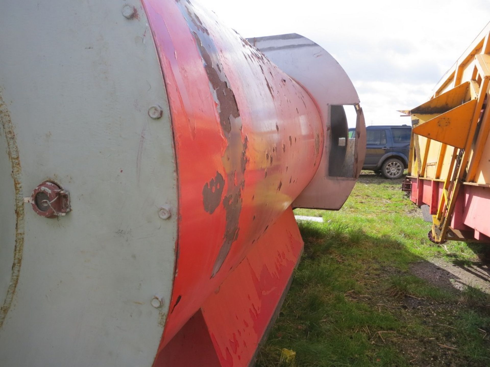 Refactory Brick Lined Furnace, approx. 2.0m O/D x 5.2m long, 700mm for the burner, burner is a - Image 3 of 11