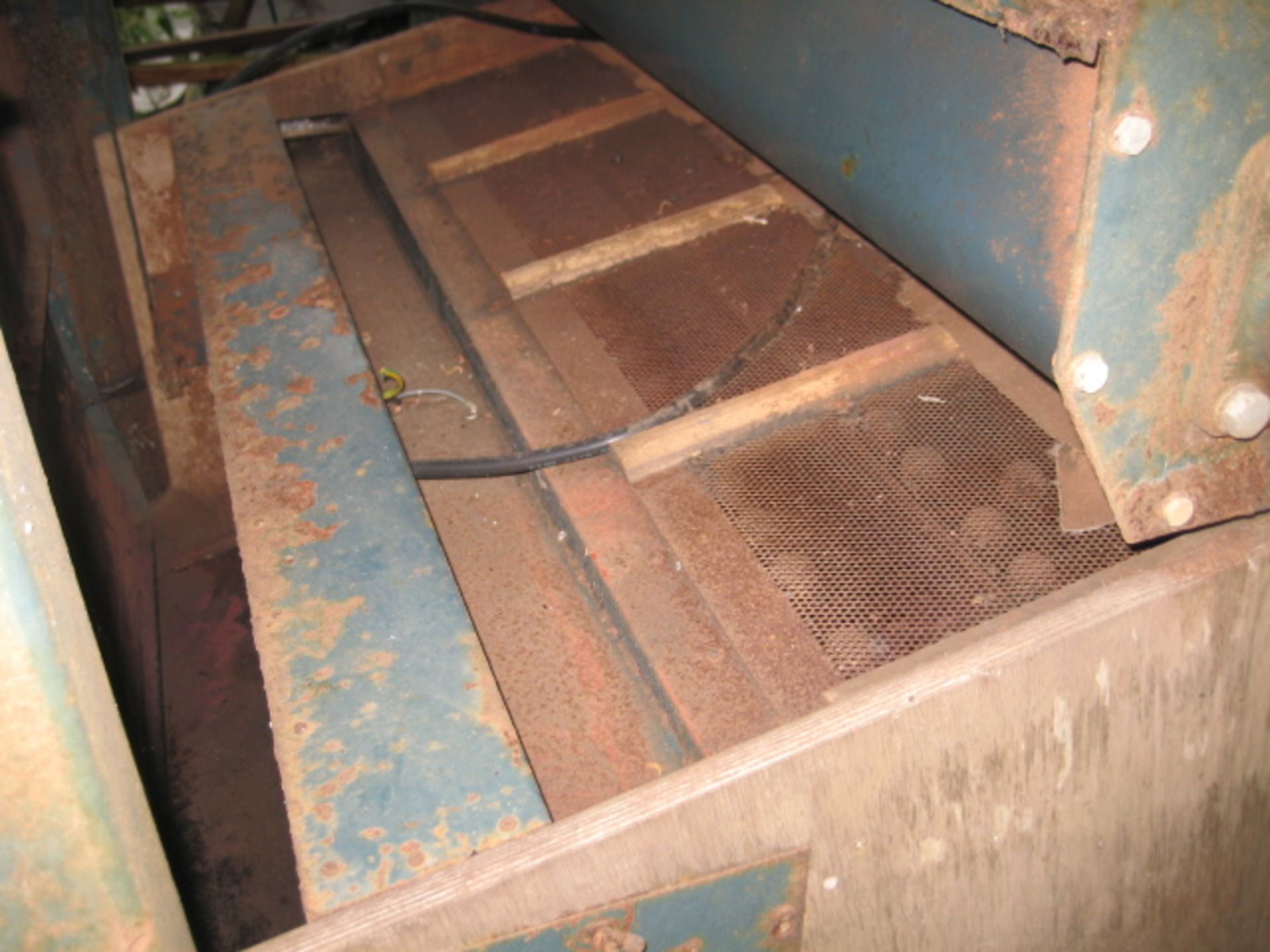 Allmet Proclean 7 - 22 Reciprocating Grain Cleaner, with fan and spare screens, loading free of - Image 4 of 5