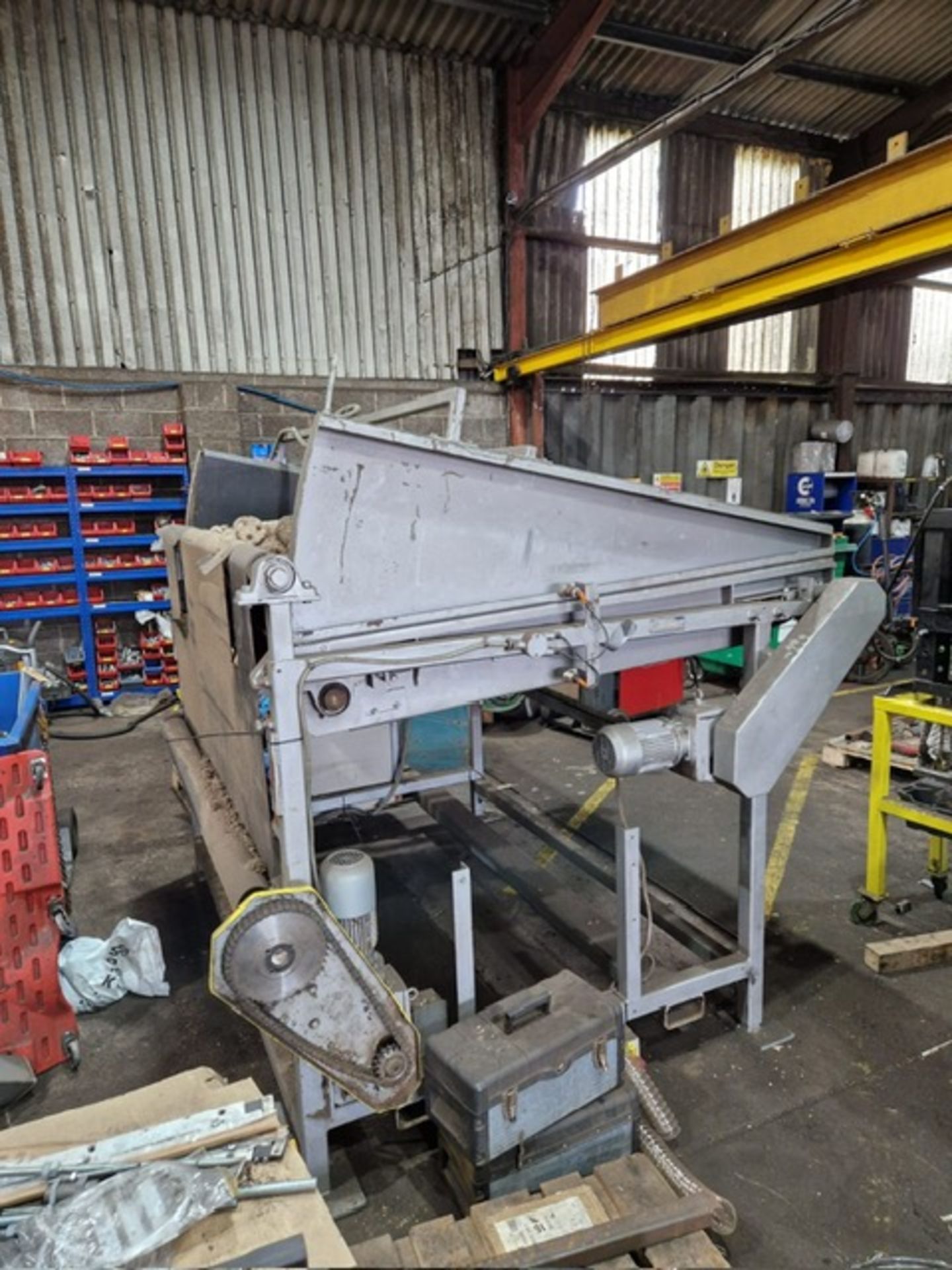 Herbert Evenflow Belt Feeder, approx.1800mm wide x 1600mm deep x 220mm high, it has a control - Image 3 of 4