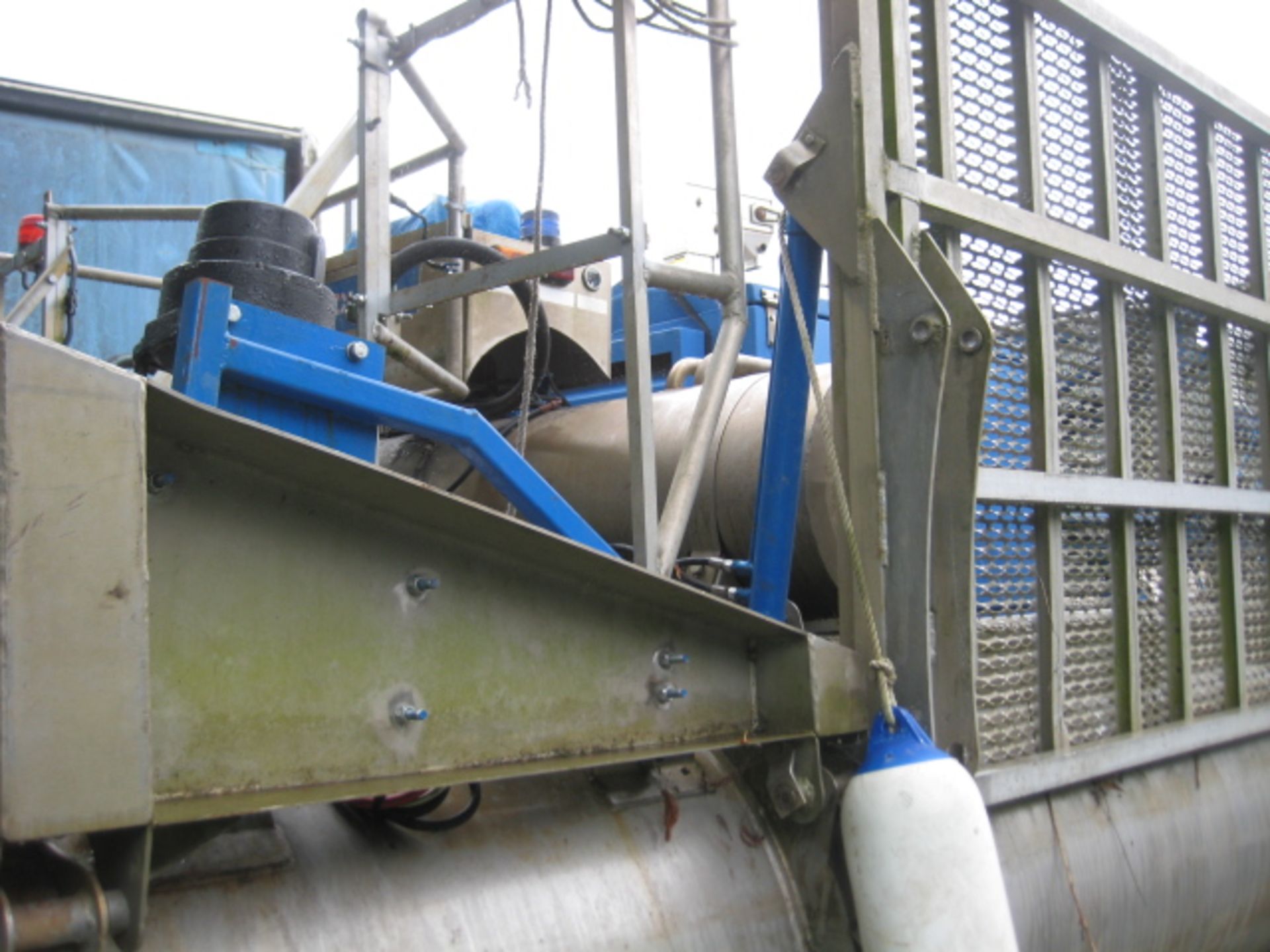 Floating Water Aerator Mounted, on two stainless steel cylindrical pontoons, with a trailer for - Image 8 of 9