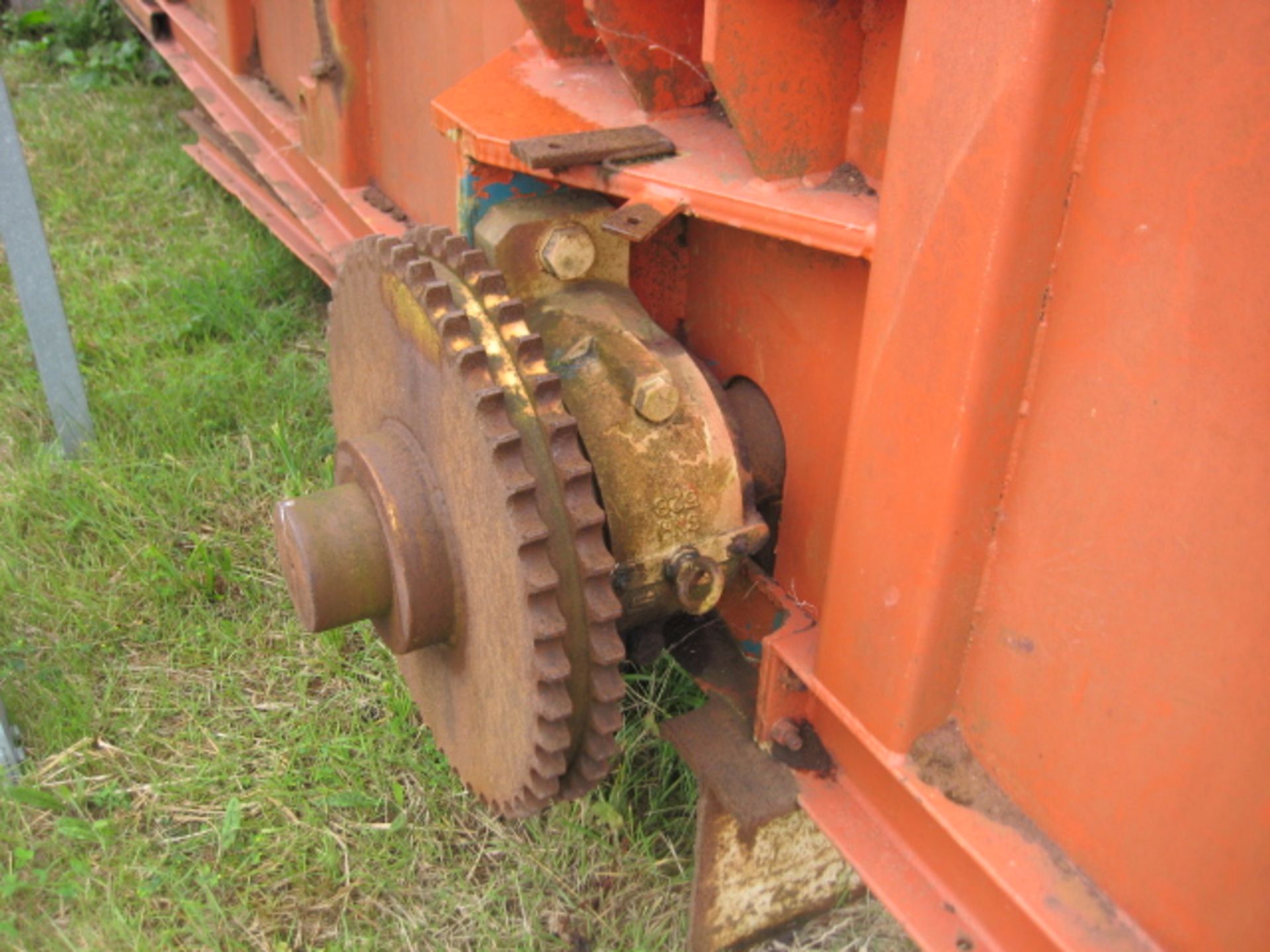 Bunker/ Feeder, approx. 2.8m wide x 12.5m long x 1.6m deep, on short support legs and gearbox (no - Image 11 of 12