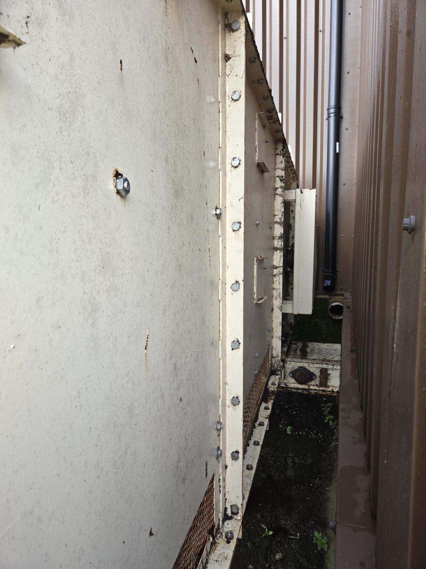 Two Deck Pellet Cooler, approx. 6.2m long x 1m wide x 1.3m high, with drive and twin chain discharge - Image 3 of 7
