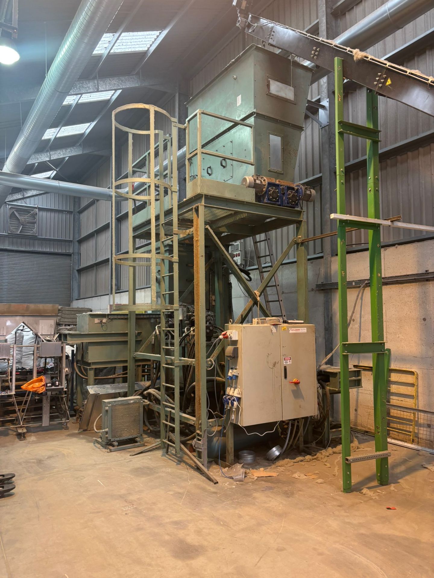 Challenger Horizontal Form, Fill and Seal Baler, year of manufacture 2008, built for pre-chopped