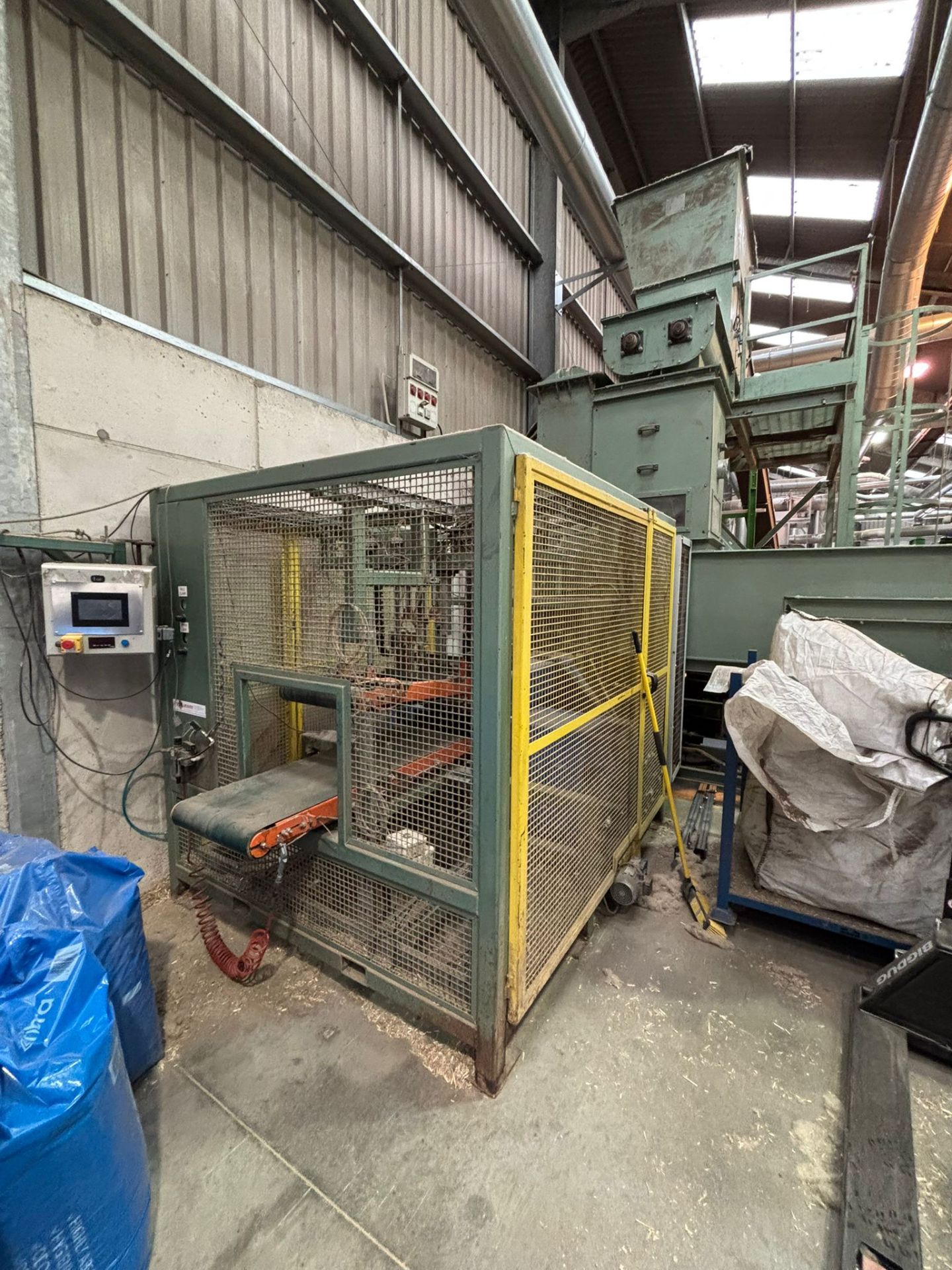 Challenger Horizontal Form, Fill and Seal Baler, year of manufacture 2008, built for pre-chopped - Image 3 of 13