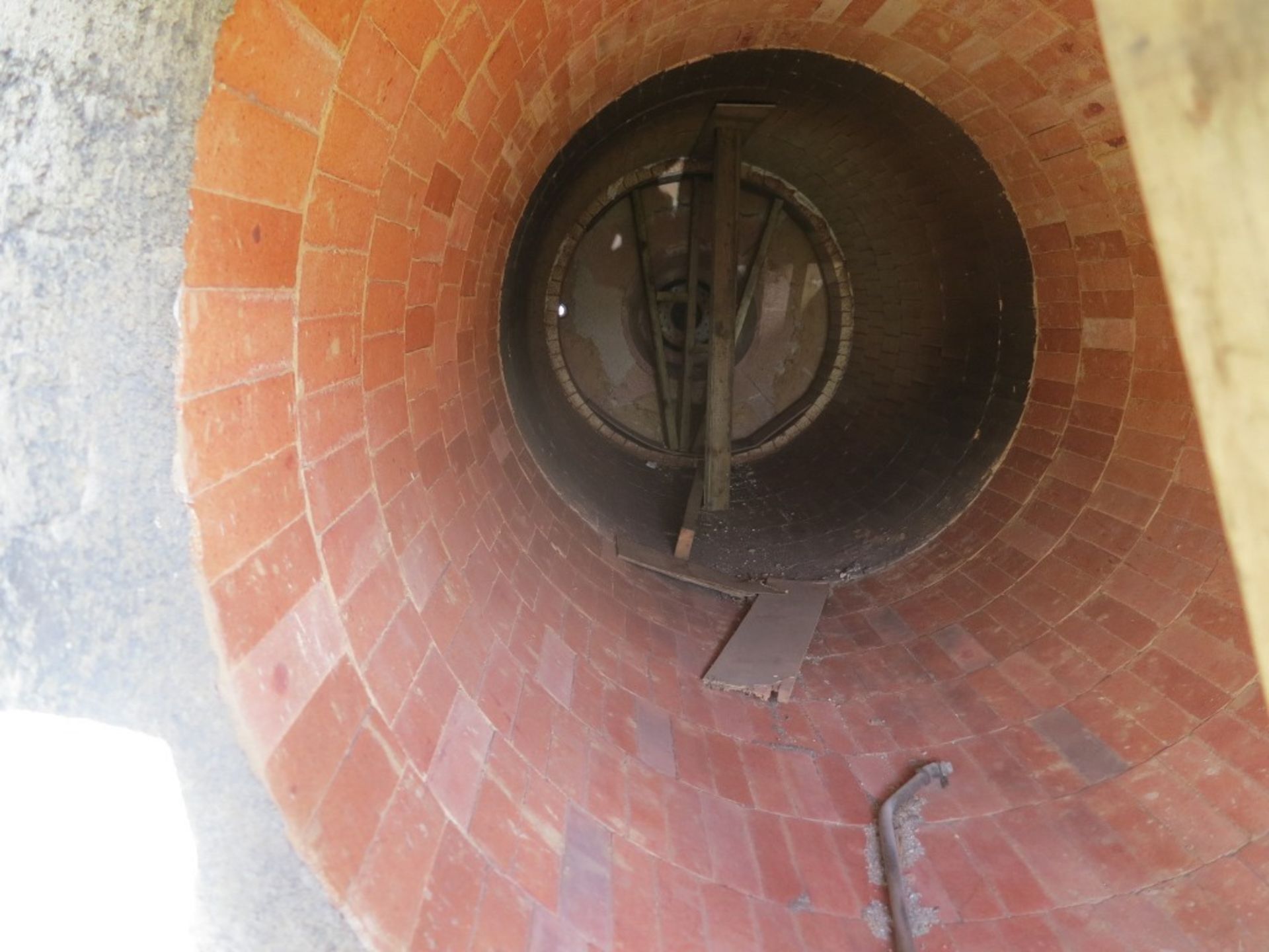 Refactory Brick Lined Furnace, approx. 2.0m O/D x 5.2m long, 700mm for the burner, burner is a - Image 4 of 11