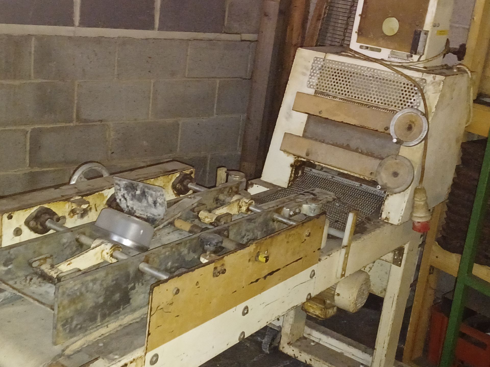 Kemper Princess Bread Loaf Dough Moulder, 150g-1kg, three phase, year of manufacture approx 1980, - Image 2 of 2