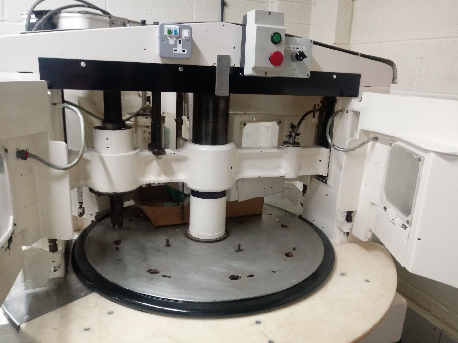 Camwheat Universal Eight Station Pie Blocker, three phase (can be seen running), year of manufacture - Image 4 of 4