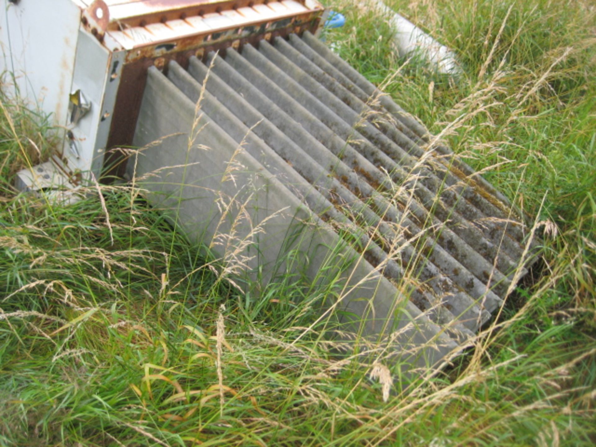 Mild Steel Circular Hopper, with motorised activator unit in the hopper section and two outlet - Image 5 of 5