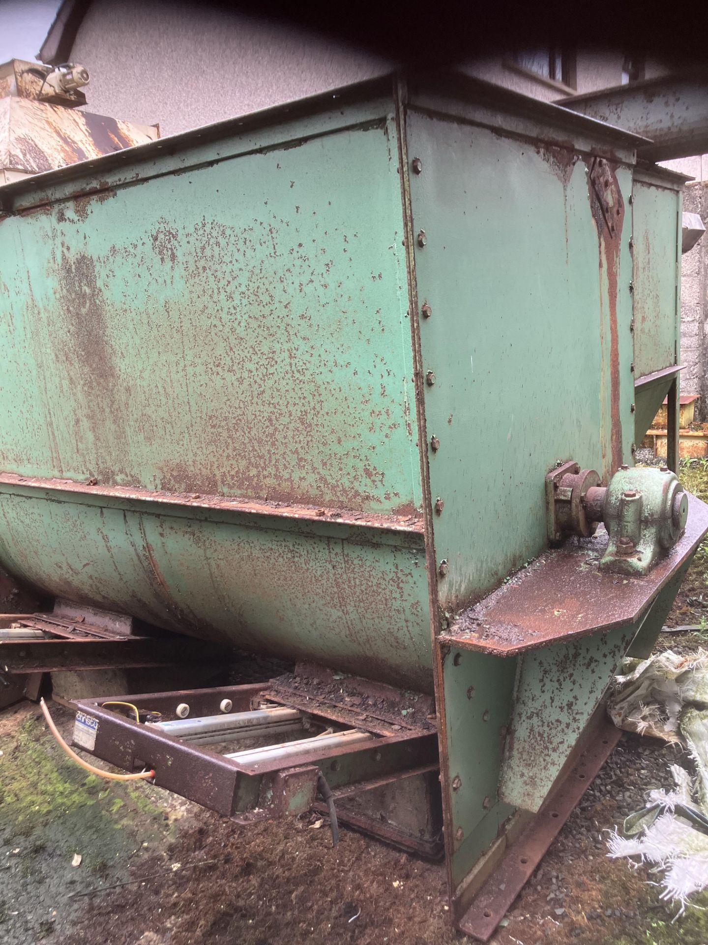 Christy & Norris ONE TONNE THREE TIER MIXER (ex-situ), loading free of charge - yes, lot location - Image 6 of 8