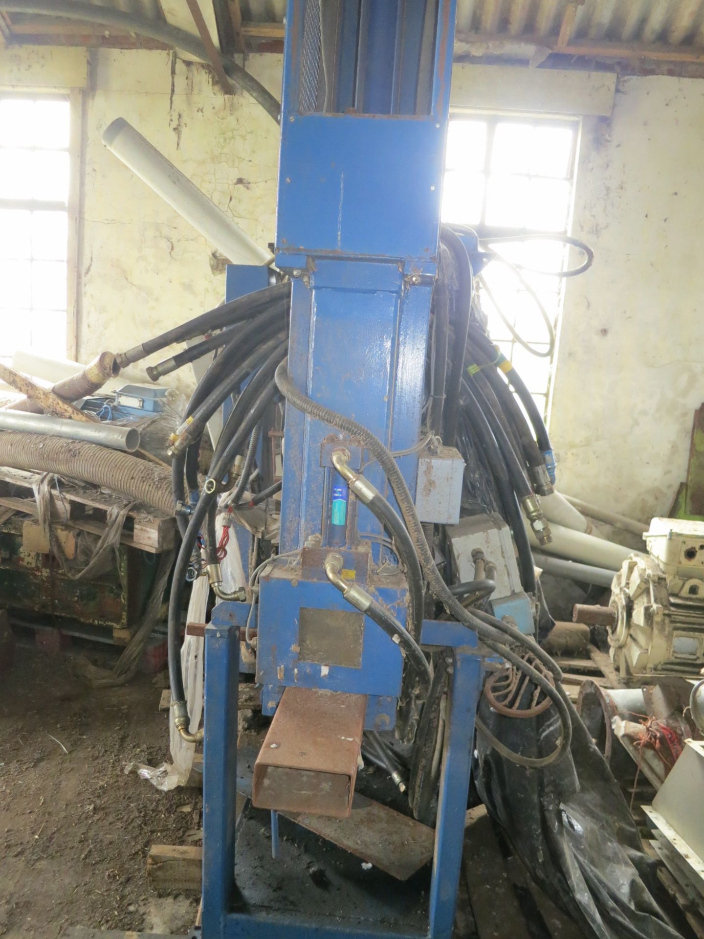 Small Pack Baler (undestood to be by Bale-Pak), three ram machine, with hydraulic power pack, pack - Image 2 of 4