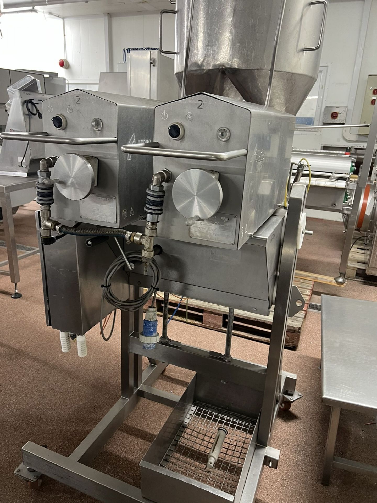 Turbo Systems D250P Mobile Twin Head Depositor, approx. 0.75m x 1.1m x 2.05m high, lift out charge - - Image 4 of 6