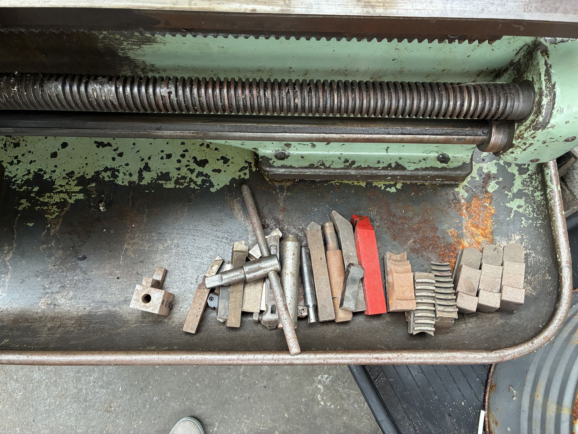 Colchester Lathe, 415V, three phase, 50Hz, with spare chuck and tooling Please read the following - Image 5 of 9