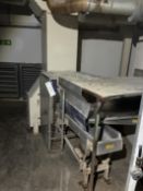 Bucket Elevator, with Vibrofeed conveyor, 415V, three phase,50Hz Please read the following important