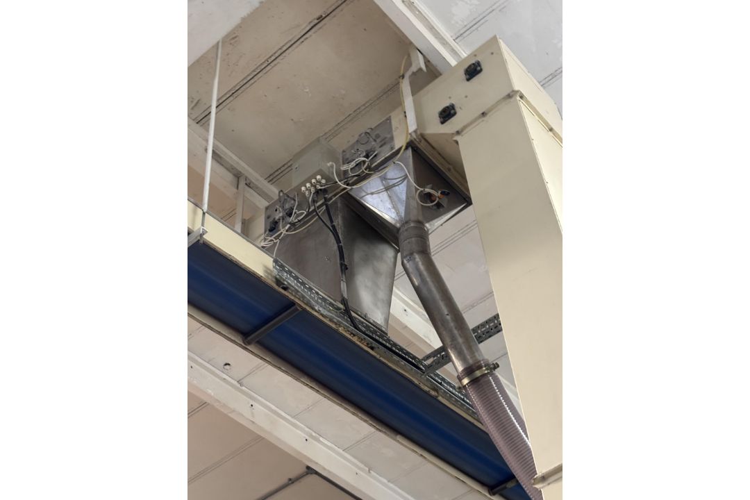 Sircam 103-bucket Bucket Elevator, 415V, three phase, 50Hz (please note this lot is part of - Image 3 of 4