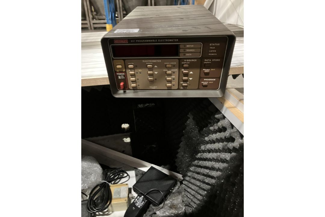 Soundproof Wood Box, containing Keithley 617 programmable electrometer and sundry items A sole - Image 1 of 2