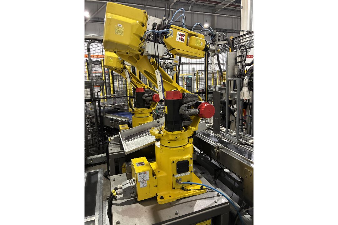 Fanuc M-16I ROBOT ROBOTIC ARM, year of manufacture 1999, 270kg, with Fanuc R-J3 power controller, - Image 2 of 9