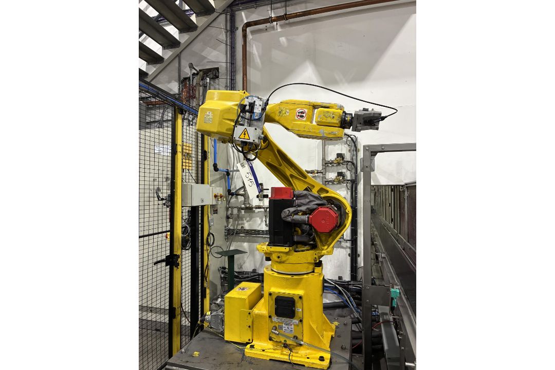 Fanuc M-16I ROBOT ROBOTIC ARM, year of manufacture 1999, 270kg, with Fanuc R-J3 power controller, - Image 1 of 8