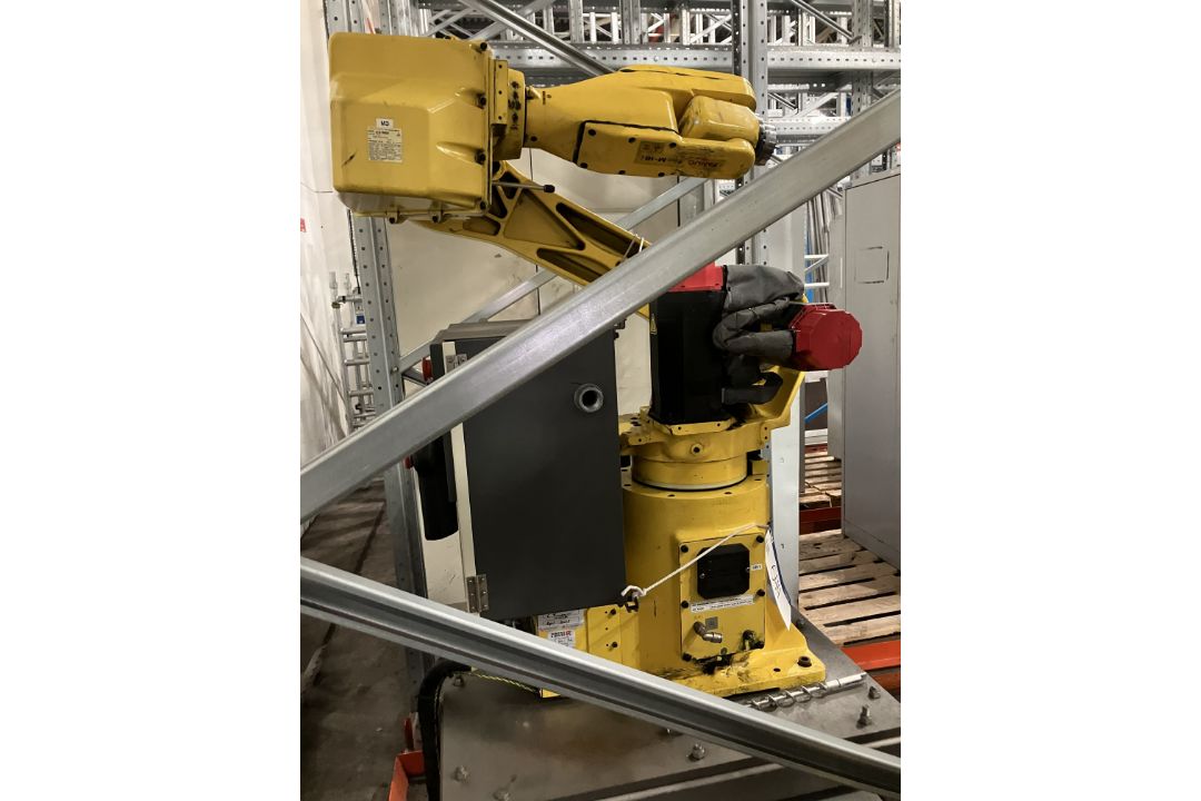 Fanuc M16i Robotic Arm, year of manufacture 1999, 270kg (Takeout / Loading charge - €40 + VAT) A - Image 4 of 7