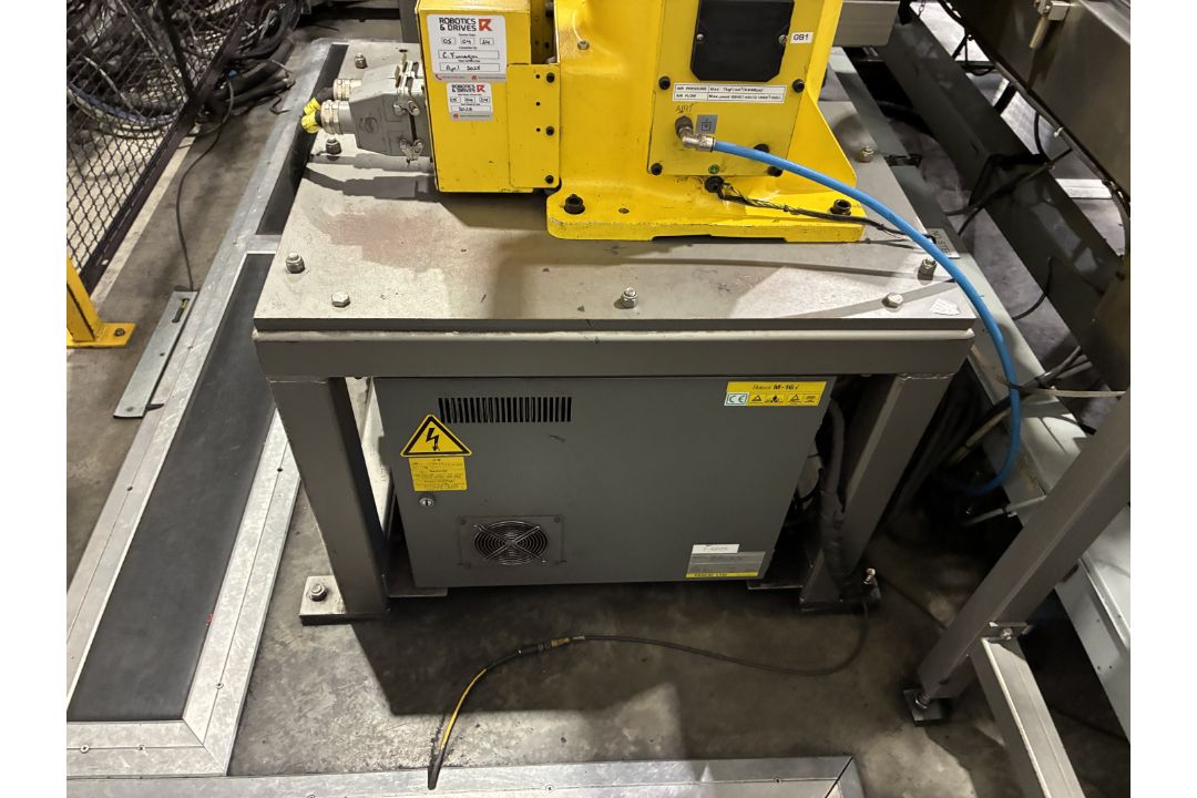 Fanuc M-16I ROBOT ROBOTIC ARM, year of manufacture 1999, 270kg, with Fanuc R-J3 power controller, - Image 8 of 9