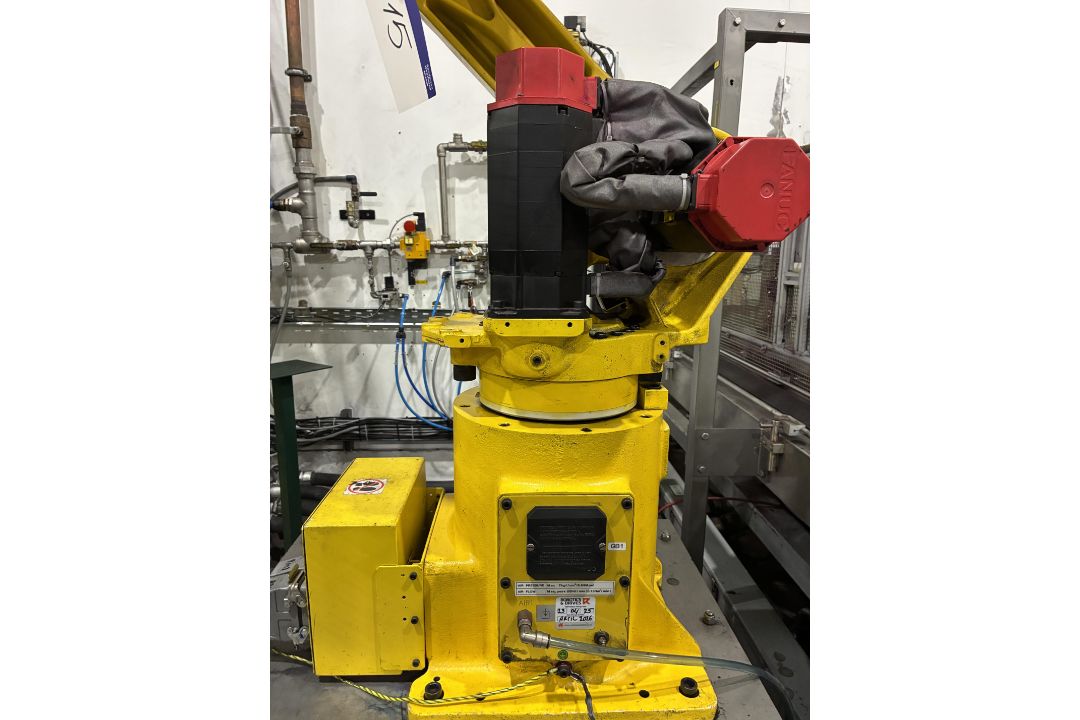 Fanuc M-16I ROBOT ROBOTIC ARM, year of manufacture 1999, 270kg, with Fanuc R-J3 power controller, - Image 2 of 8