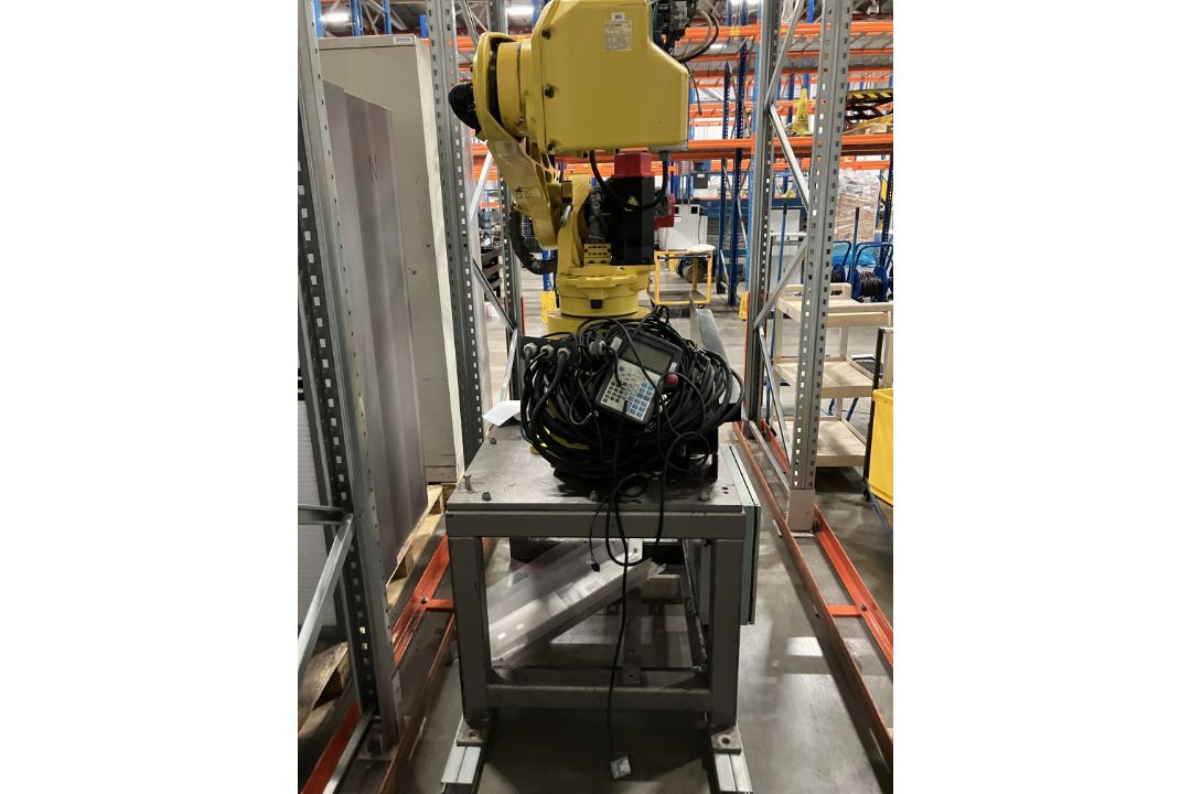Fanuc M16i Robotic Arm, year of manufacture 1999, 270kg (Takeout / Loading charge - €40 + VAT) A - Image 1 of 4