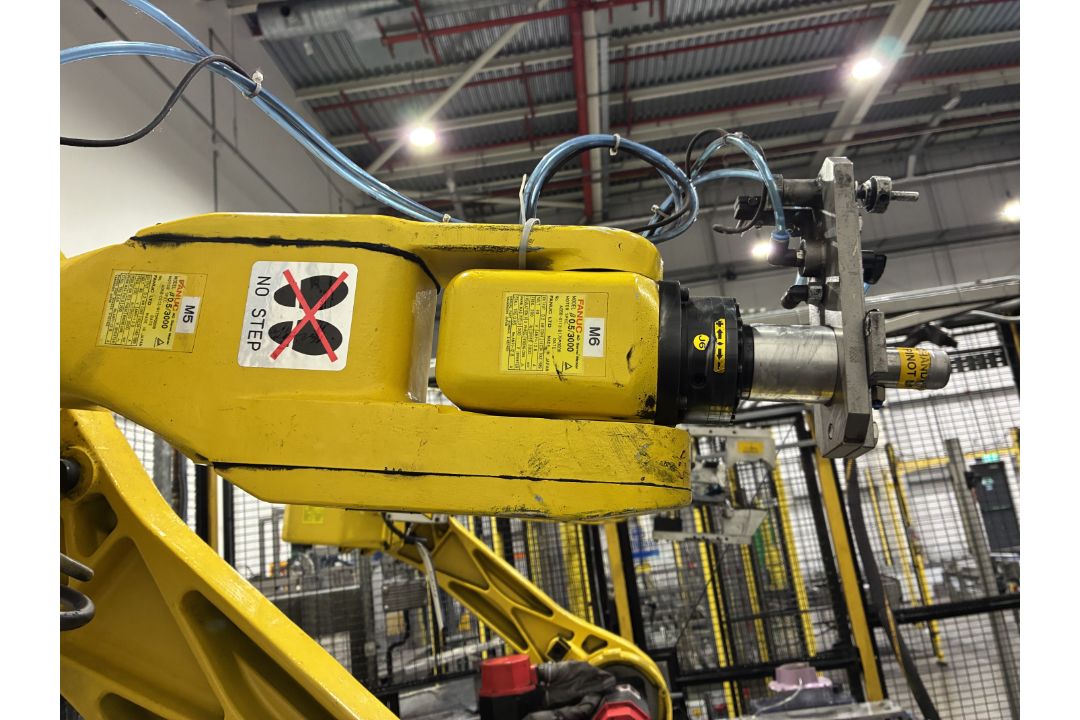 Fanuc M-16I ROBOT ROBOTIC ARM, year of manufacture 1999, 270kg, with Fanuc R-J3 power controller, - Image 3 of 9