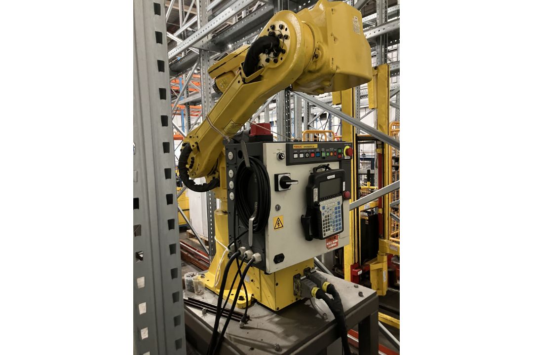 Fanuc M16i Robotic Arm, year of manufacture 1999, 270kg (Takeout / Loading charge - €40 + VAT) A - Image 1 of 7