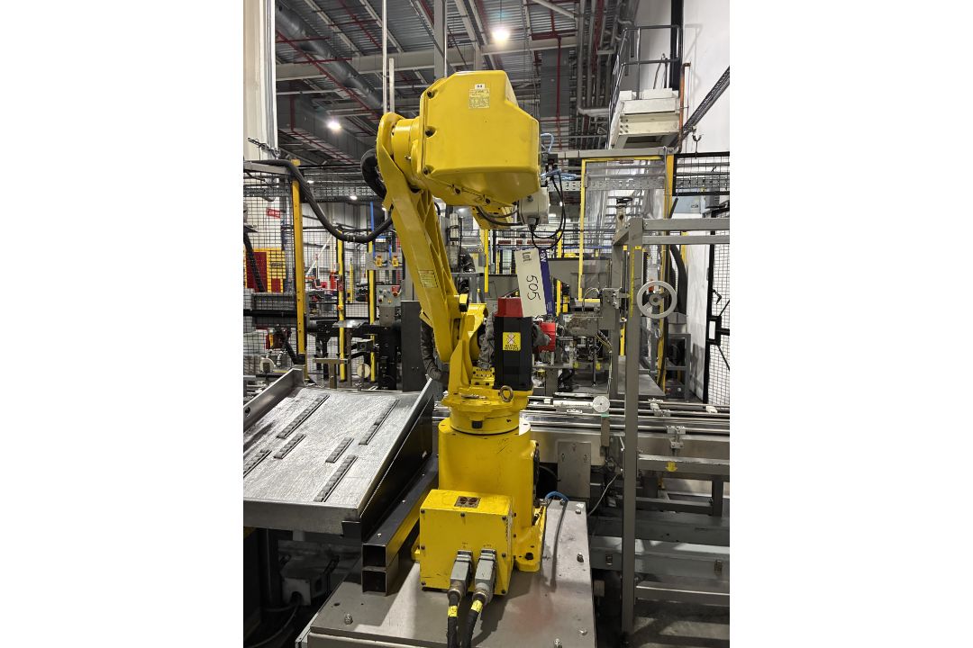 Fanuc M-16I ROBOT ROBOTIC ARM, year of manufacture 1999, 270kg, with Fanuc R-J3 power controller, - Image 1 of 9