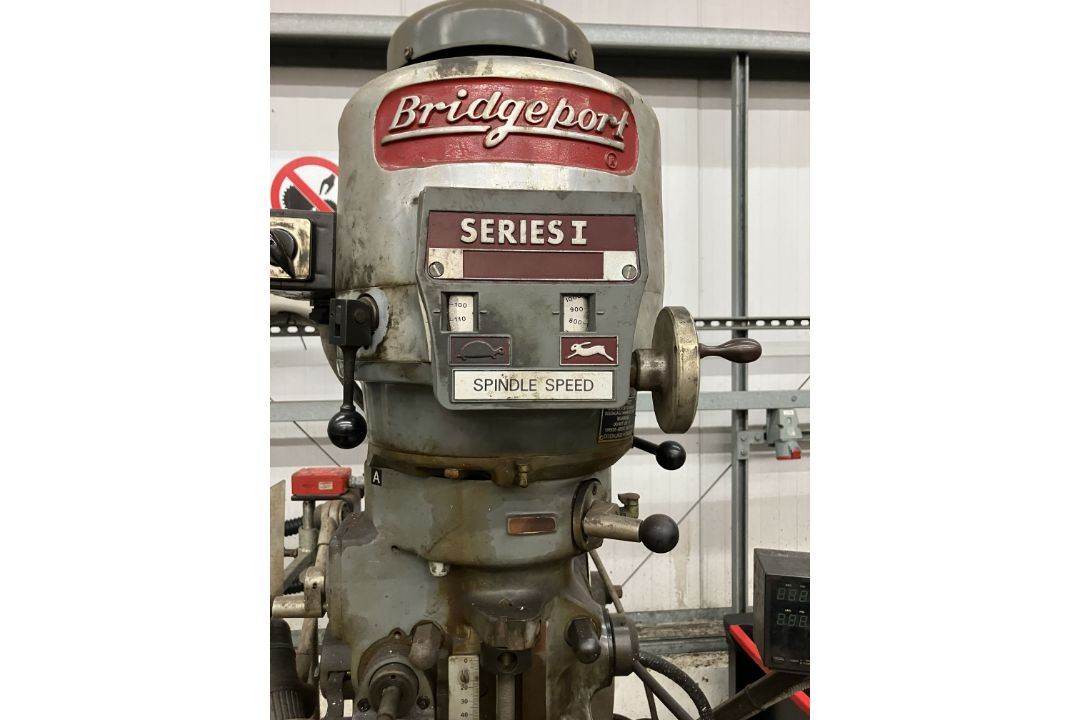 Bridgeport SERIES 1 TURRET HEAD MILLING MACHINE, rebuild serial no. BRS 02331199, with t-slotted - Image 2 of 3
