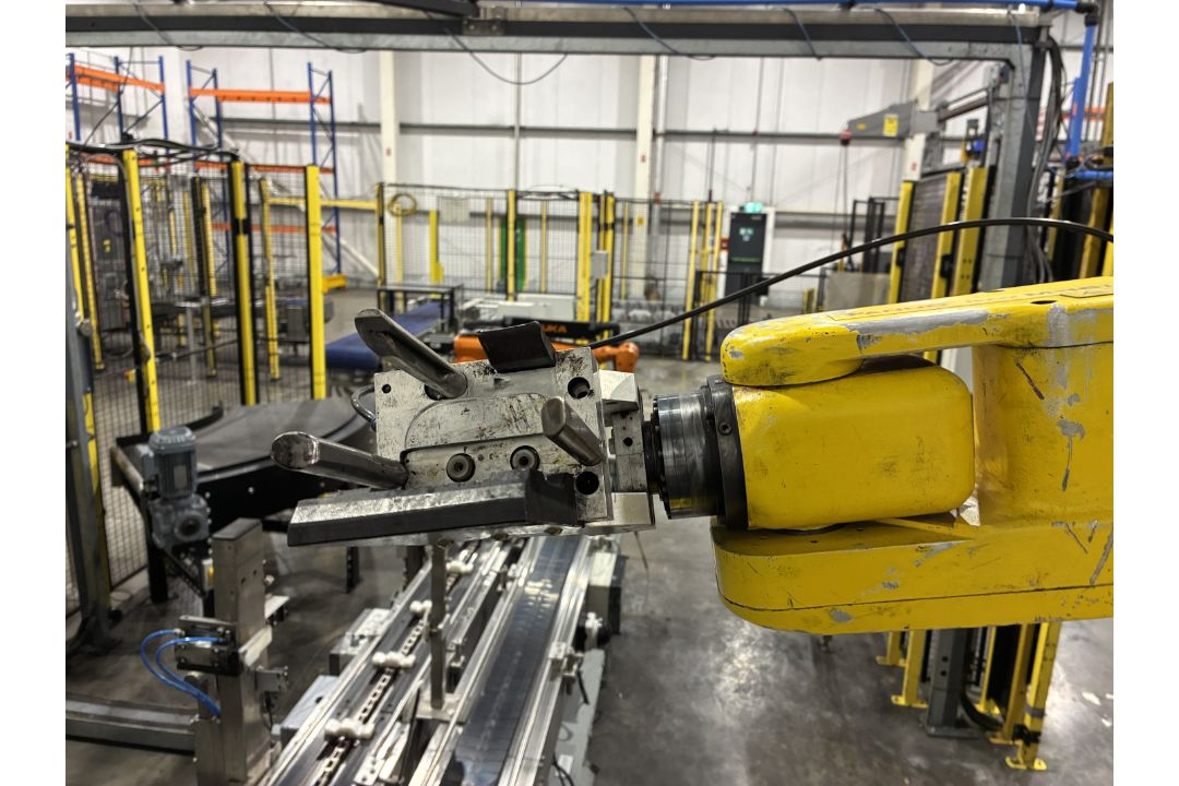 Fanuc M-16I ROBOT ROBOTIC ARM, year of manufacture 1999, 270kg, with Fanuc R-J3 power controller, - Image 4 of 8