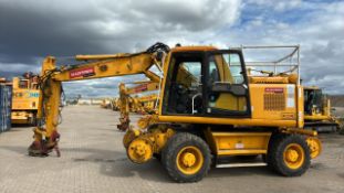 Komatsu PW150 ES WHEELED RAIL EXCAVATOR