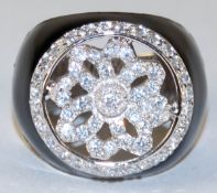 Massiver Ring, 925er Silber mit brillanten Zirkonia besetzt und schwarz emailliert, RG 57, Innendur