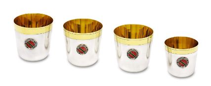 Vier Becher. Deutschland, 20. Jh. | Silber, tlw. vergoldet.