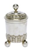 Kugelfußdeckelbecher. Augsburg, um 1711/1715, Philipp Stenglin (Meister 1693 - 1744) | Silber, te...