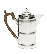 Kaffeekanne. London, 1898/99, R & W Sorley | Silber, Holzgriff.