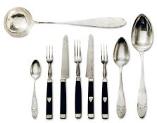 Teilbesteck, 97tlg. München, 1825, Louis Wollenweber | Silber, Messer mit Holzgriffen.