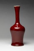 Vase mit "Ochsenblut"-Glasur, China, 20. Jh.