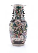 Nanjing-Vase mit vielfiguriger Schlachtenszene, China, Qing-Dynastie, spätes 19. Jh.