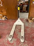 Crown pallet jack